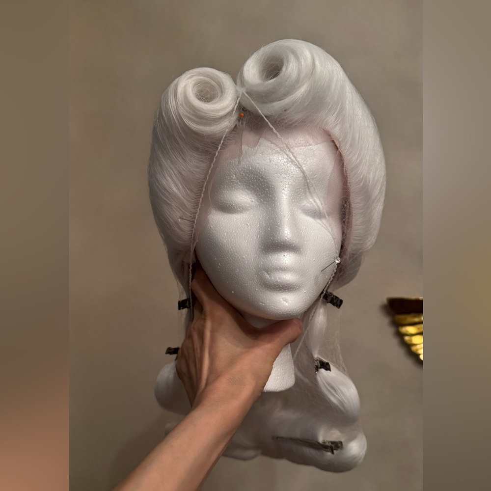 Old Hollywood Synthetic White Wig for Women